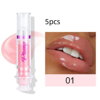 Liquid Lipstick Légèrement Épicé avec effet brillant sur des lèvres pulpeuses, tube transparent avec applicateur.
